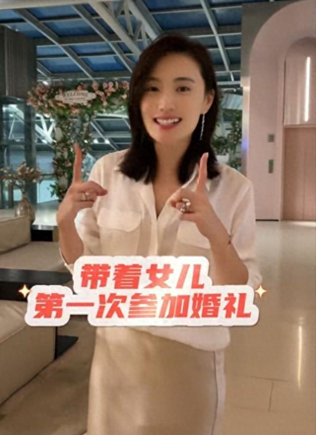 _婚礼新人发朋友圈_新人婚礼朋友圈文案