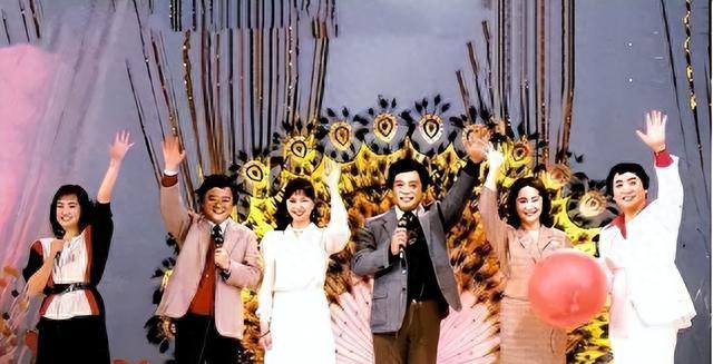 51吃瓜网：50 年前经典老歌令人怀念，邓丽君的月亮代表我的心甜蜜蜜超火