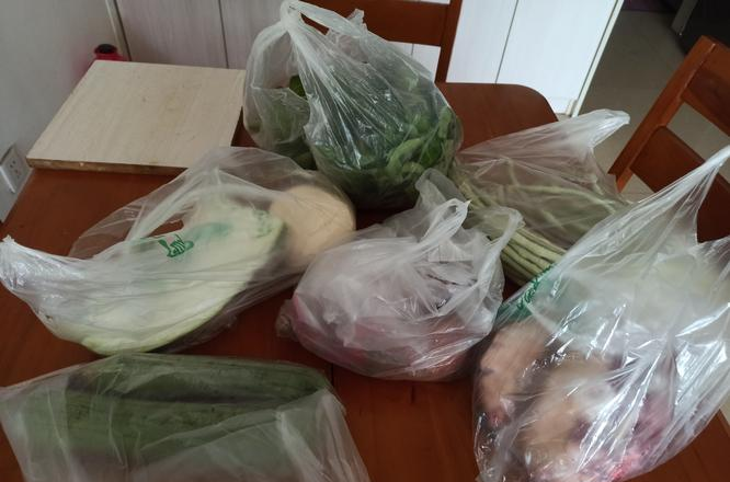 28岁的儿子半年换7次工作，我忍无可忍将他痛骂一顿，他冷笑掏出一张卡：你说话客气点__28岁的儿子半年换7次工作	，我忍无可忍将他痛骂一顿，他冷笑掏出一张卡：你说话客气点