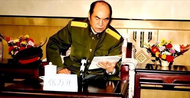 1992年，中央军委领导班子调整，配备有4名军委委员	，都有谁？_1992年，中央军委领导班子调整，配备有4名军委委员	，都有谁？_
