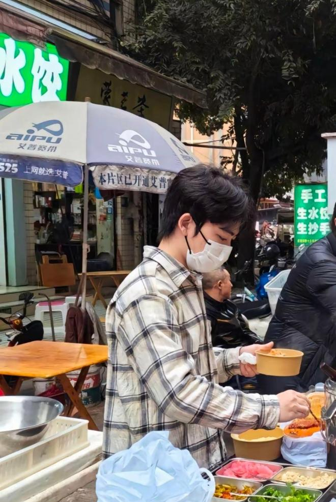 高校毕业生失业_高校失业率_