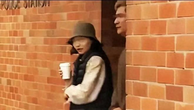 江疏影黑料：悉尼车祸：华人女生开千万劳斯莱斯逆行撞奔驰，诸多疑点引关注