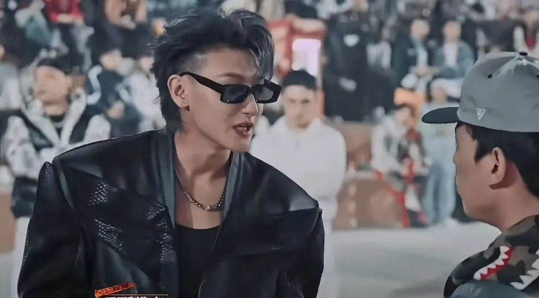 在节目上炫富发火骂人？疯了吧…这哥狂成这样不怕被查？_在节目上炫富发火骂人？疯了吧…这哥狂成这样不怕被查？_