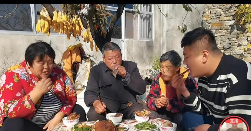 _时隔3年，胖吕回娘家团聚！一家人吃喝成成有女朋友了 网友：真好_时隔3年	，胖吕回娘家团聚！一家人吃喝成成有女朋友了 网友：真好