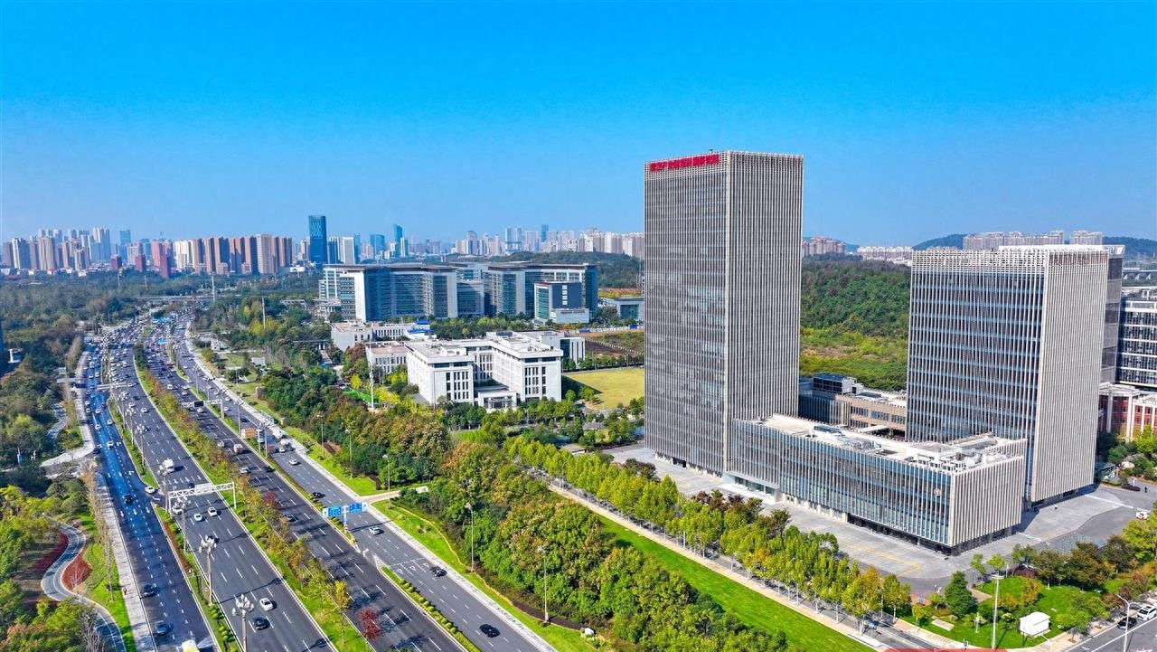 黑料不打烊2022：从北京到武汉，95 后清华博士为何带团队迁总部至光谷？