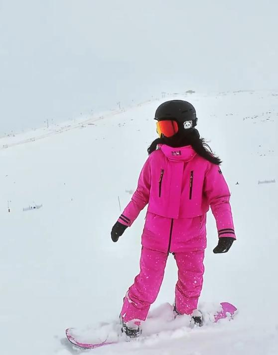 王冰冰骑马__李冰冰胸曝光图片大全