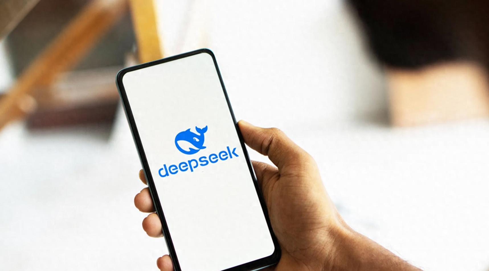 51cg吃瓜网：中国AI公司DeepSeek R1模型震撼美国市场，超越ChatGPT登顶下载榜